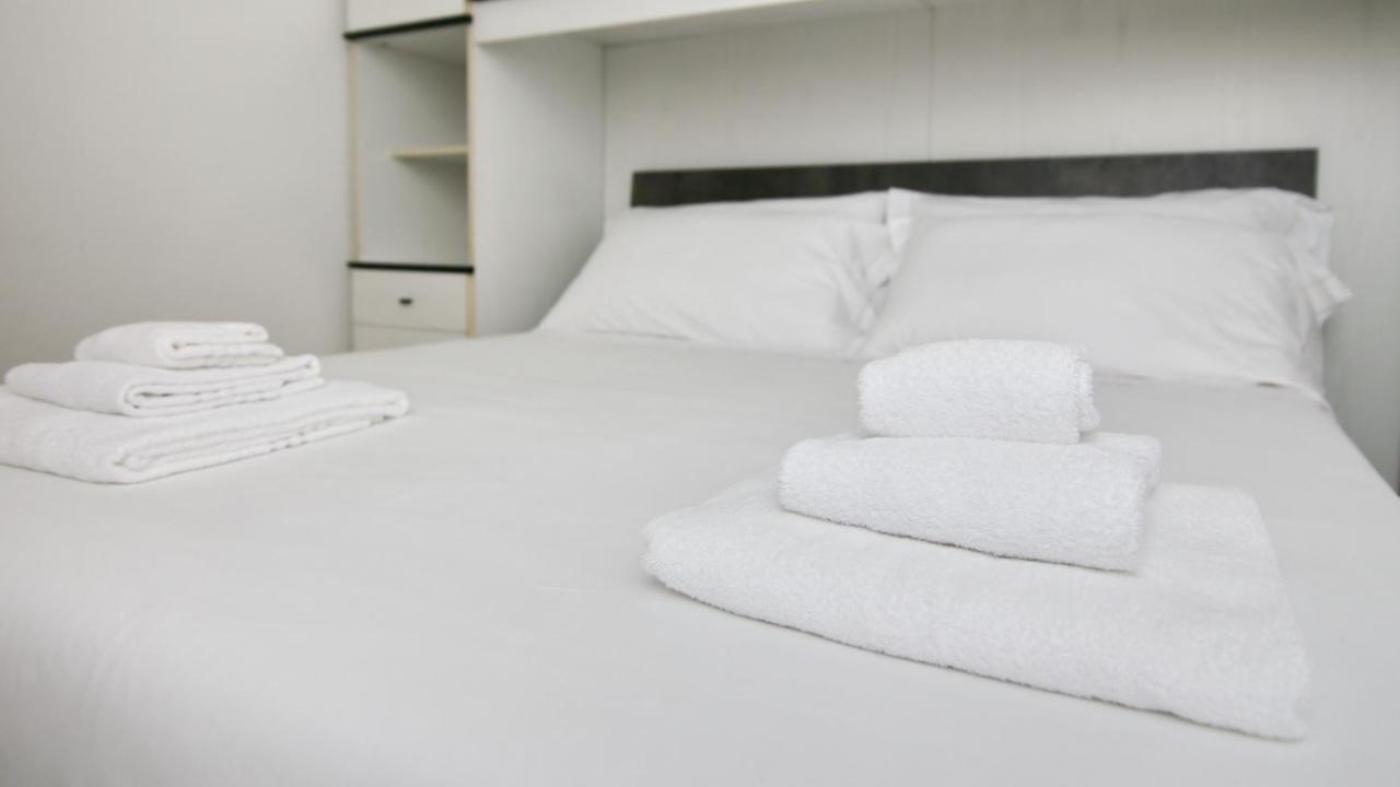 Italianway - Piazza Amendola 14 Appartement Como Buitenkant foto