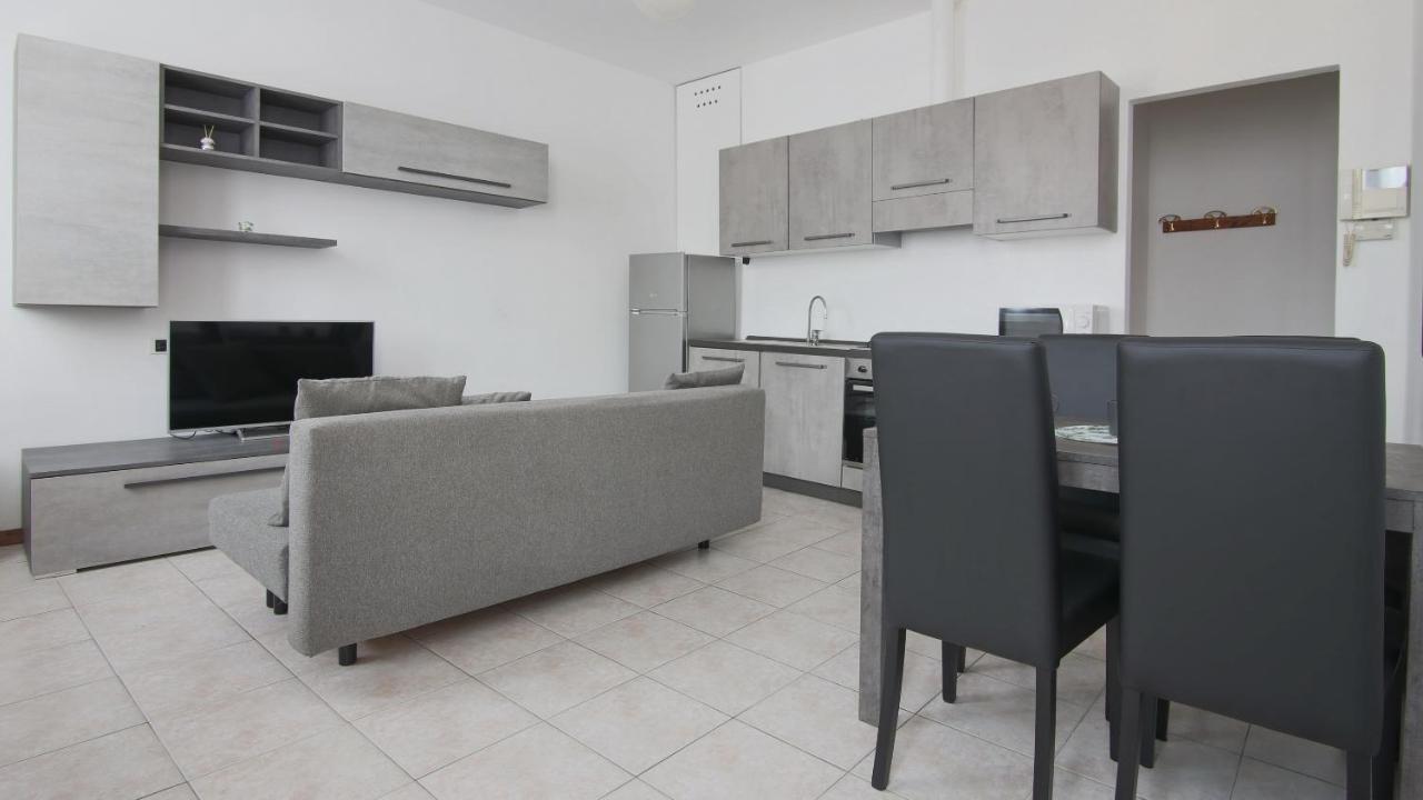 Italianway - Piazza Amendola 14 Appartement Como Buitenkant foto